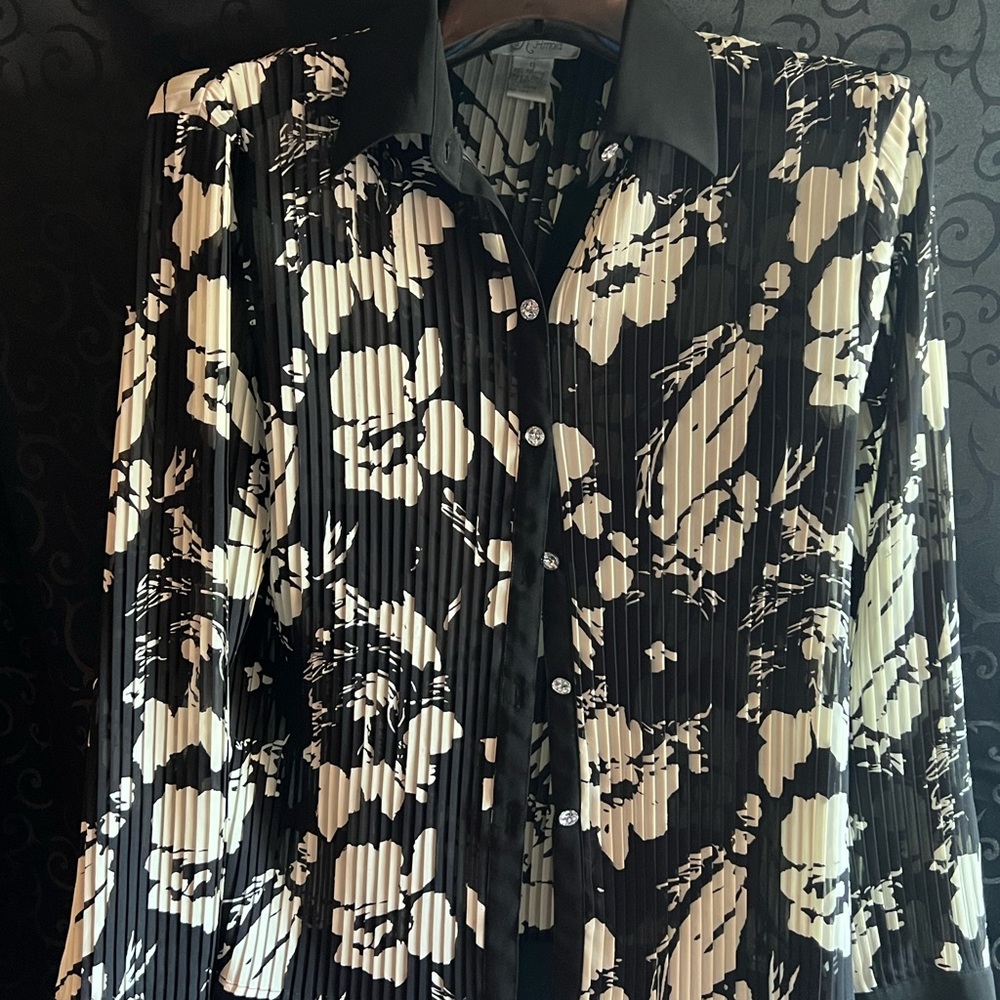 Vintage Glam Pleated Floral Black and White Women's Top Sheer M
